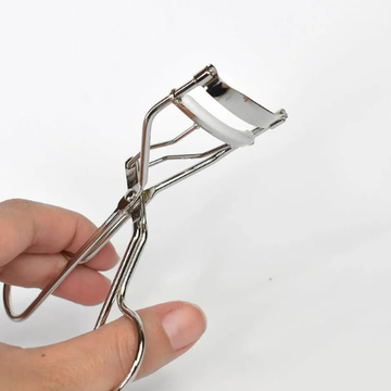 Tijarat Online 1pc Professional Natural Eyelash Curler with Comfort Grip, Professional Makeup Tool for women Curler Clips Makeup Curler Curling Eyes Make Up Tools